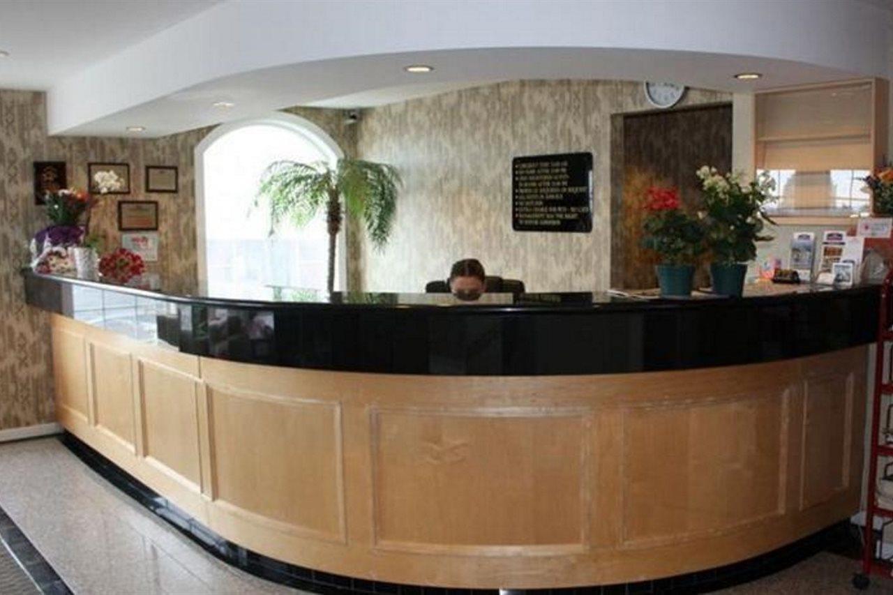 Canadas Best Value Inn Chinook Station Calgary Exterior photo